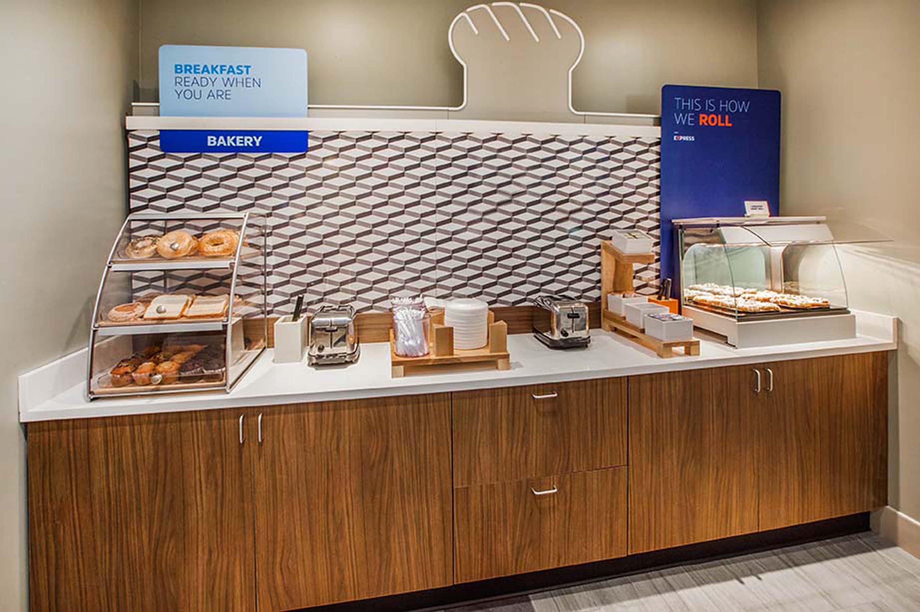 Holiday Inn Express & Suites College Station By Ihg Экстерьер фото