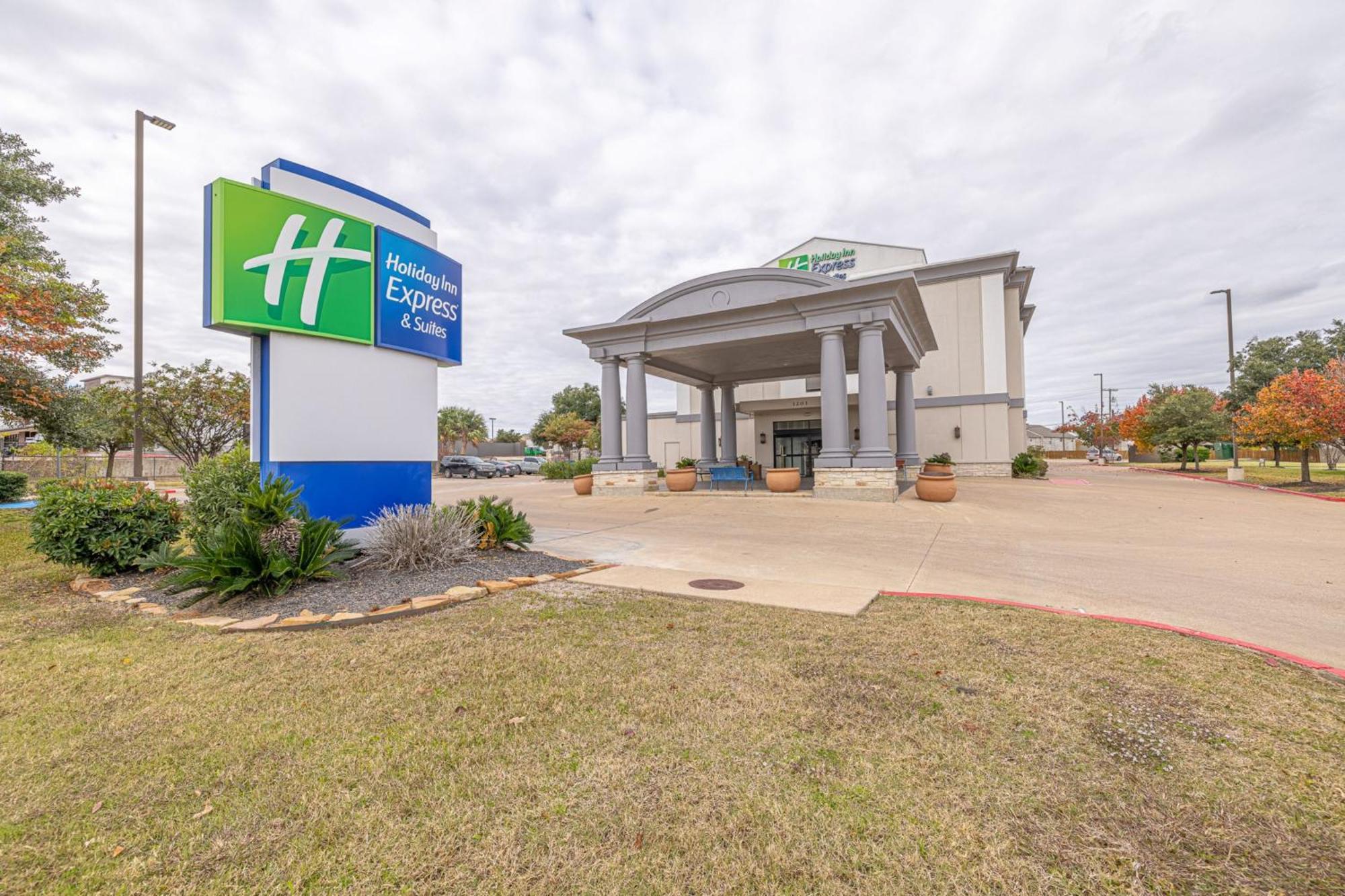 Holiday Inn Express & Suites College Station By Ihg Экстерьер фото